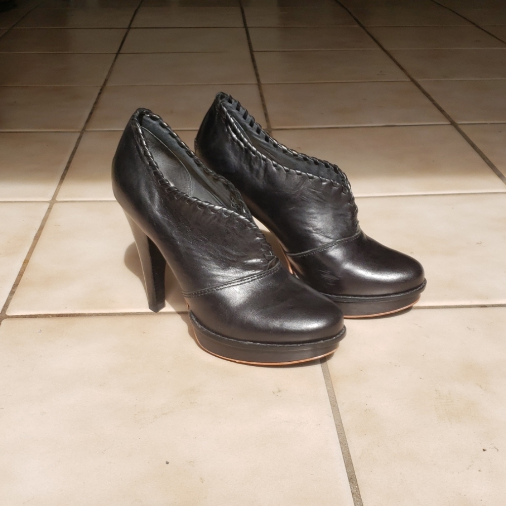 Ugg Jamison Heels Size 10